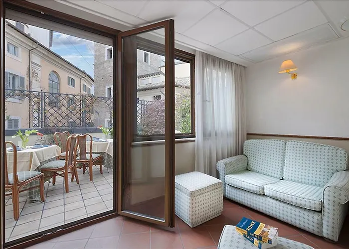 Отель Portoghesi 3*